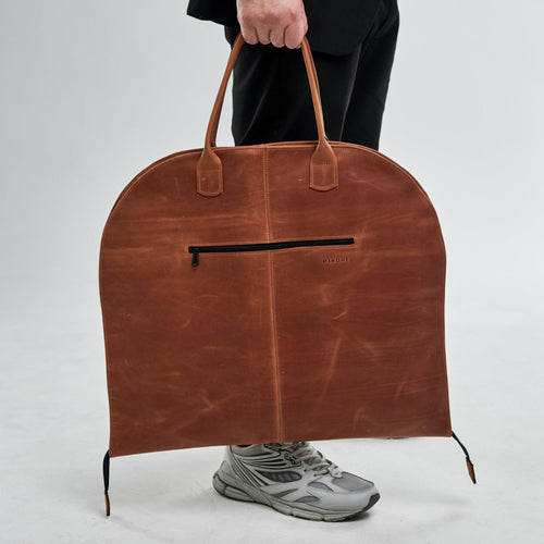 Leather suit carrier - Pikore