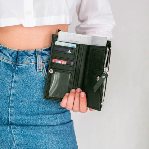 Leather Zipped Wallet - Pikore