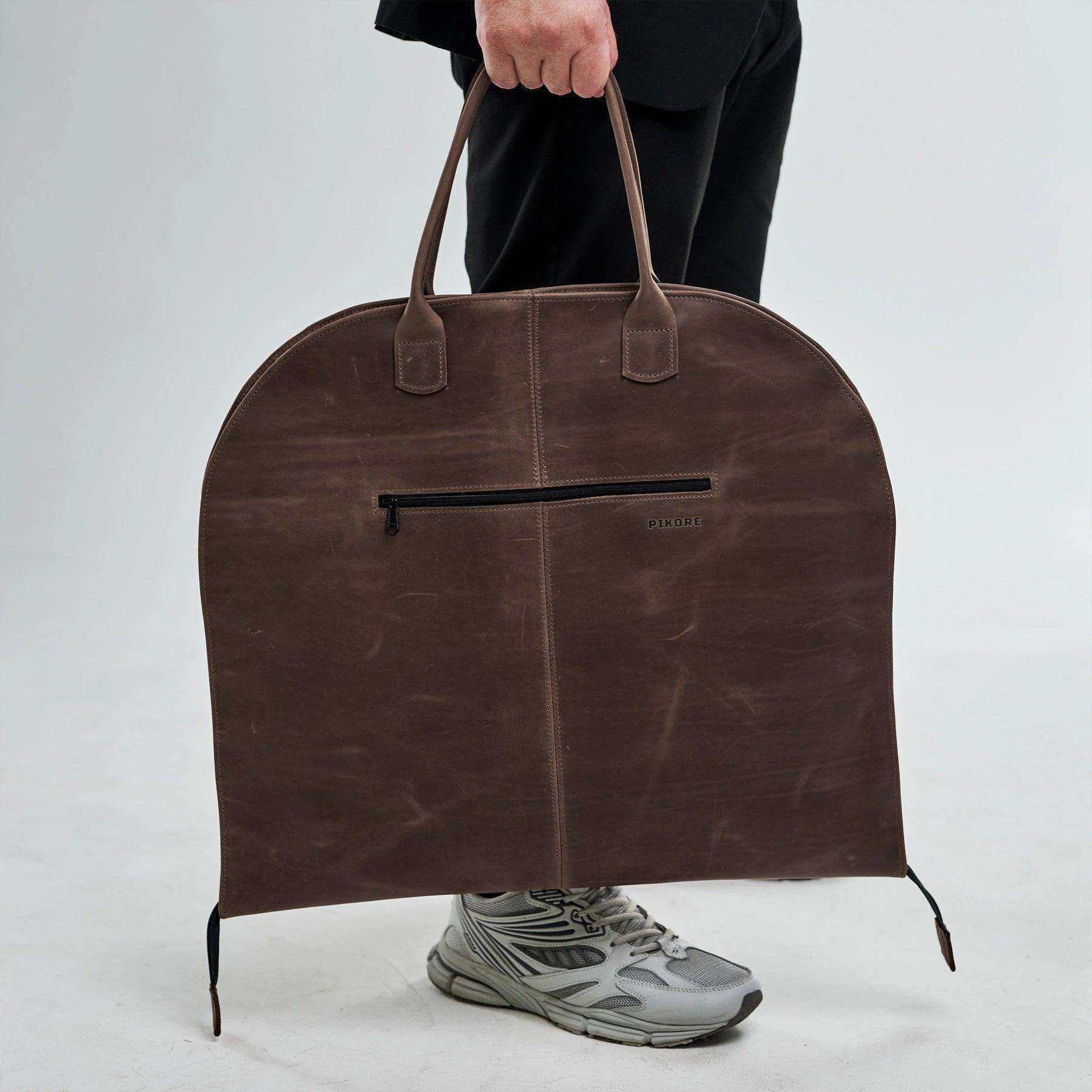 Leather suit carrier - Pikore