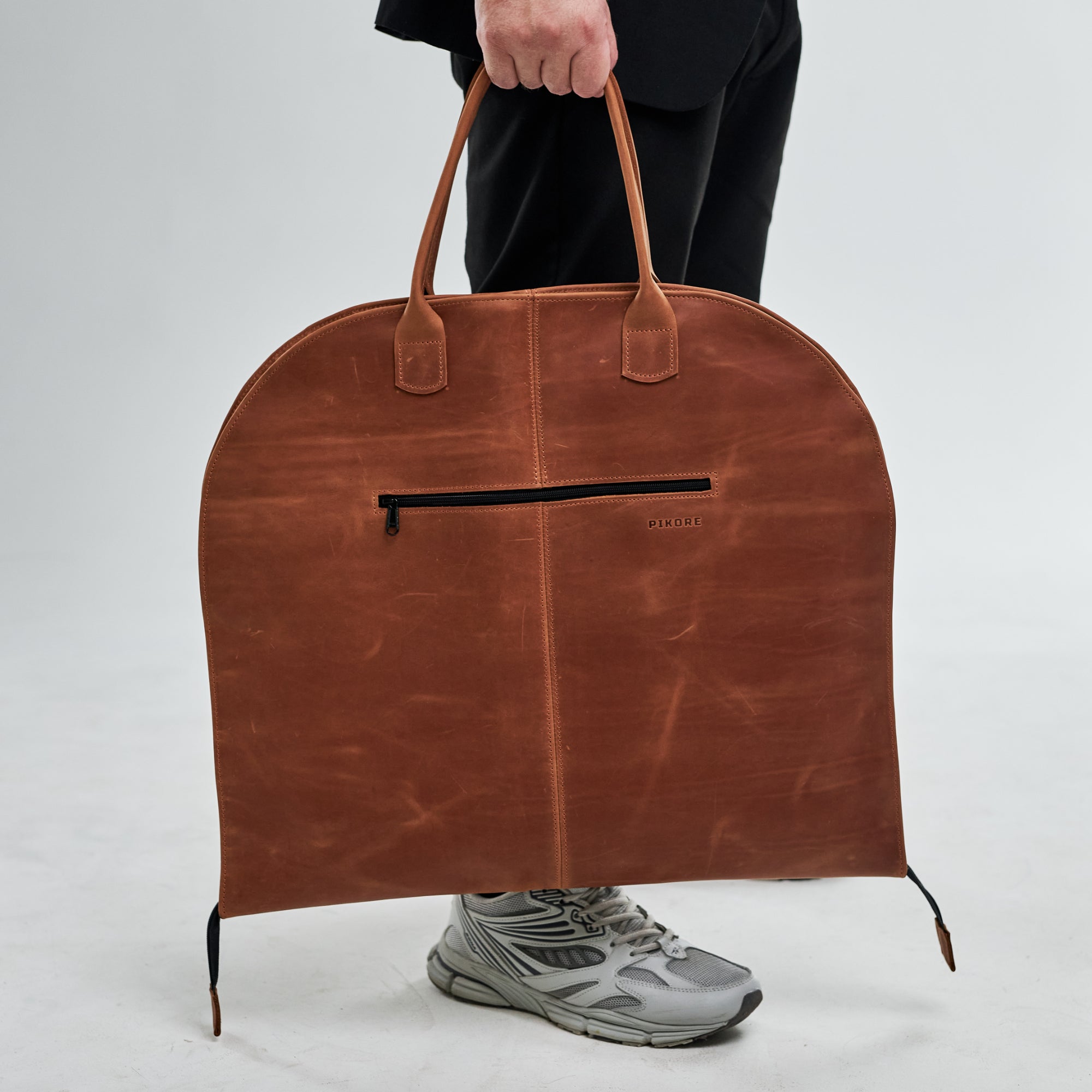 Leather suit carrier