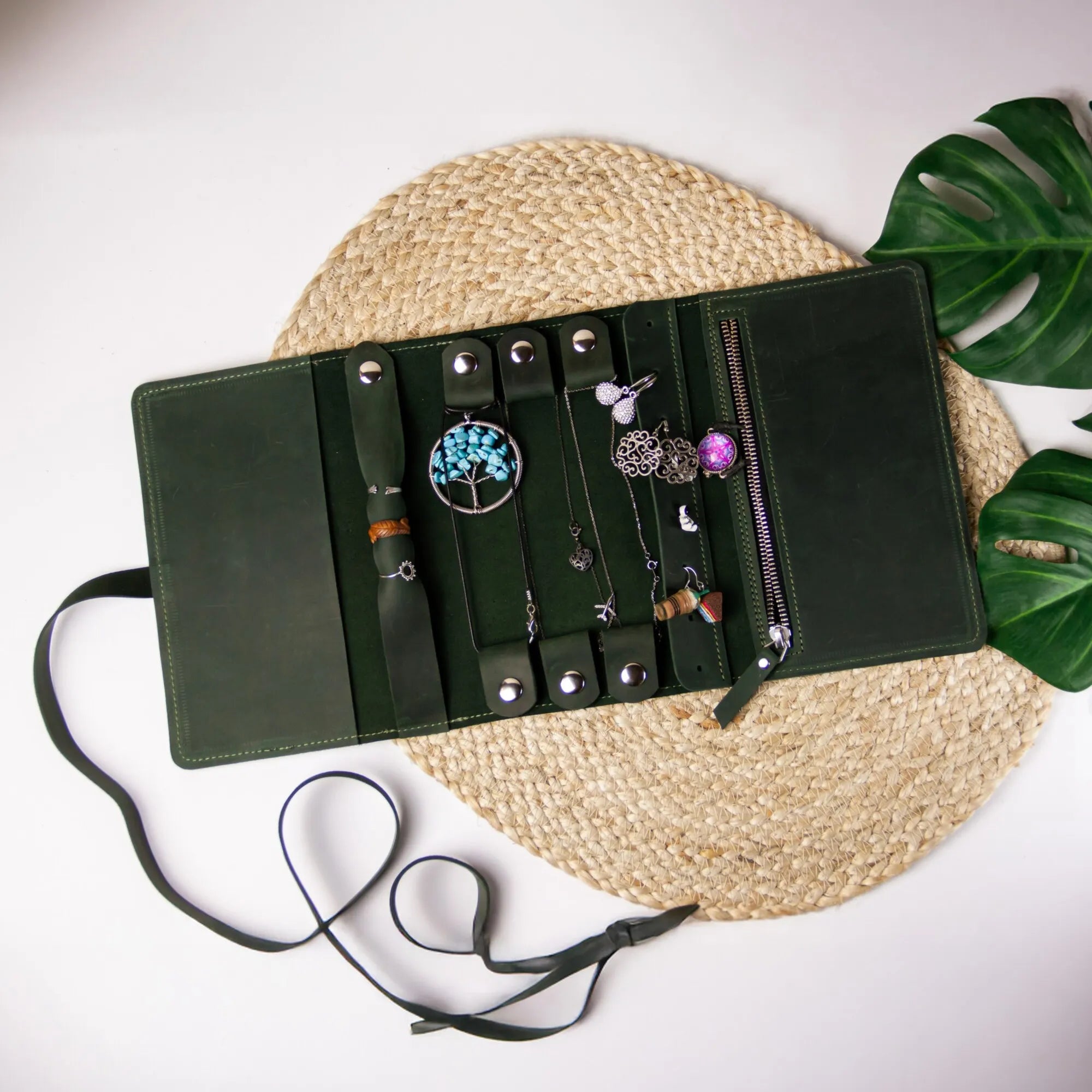 Green Jewelry Roll